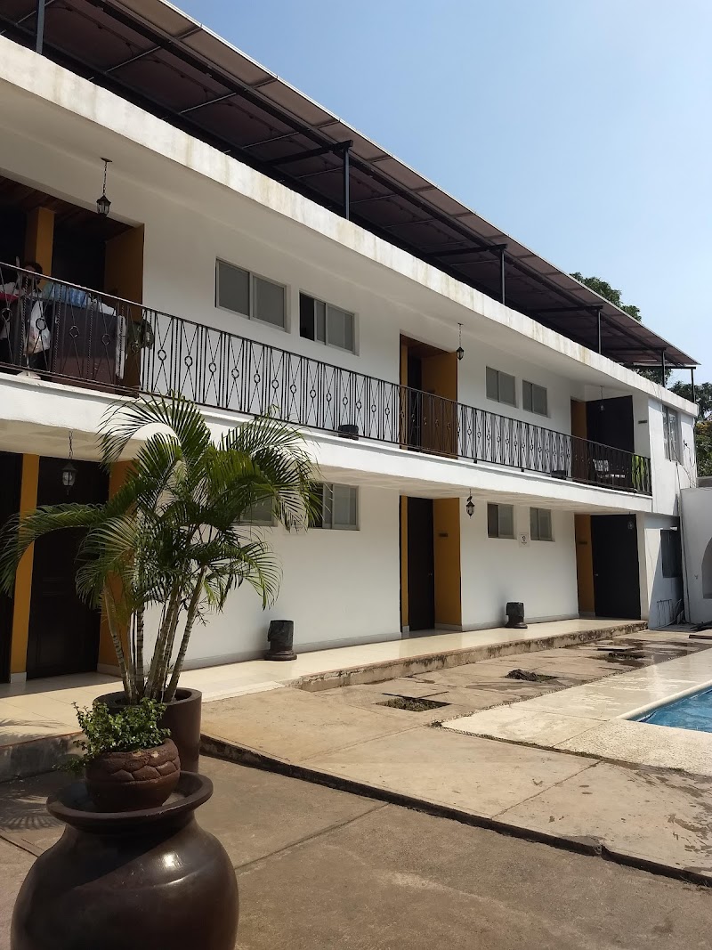 Hotel Zirahuen - Imagen 1