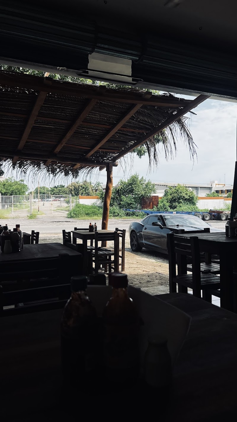 TATA Mariscos LZC - Imagen 1