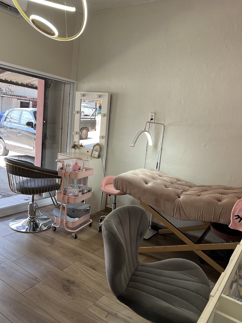 May castro beauty salon - Imagen 1