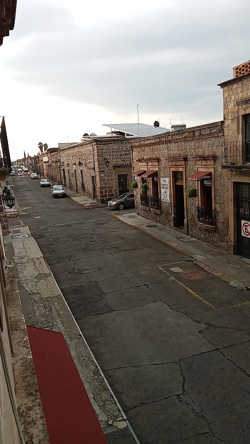 Hotel & Suites Galeria - Imagen 1
