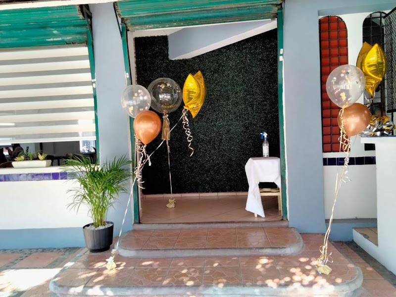 Danés Cocina Bistro - Imagen 1