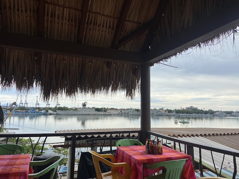 Mariscos El Cazador