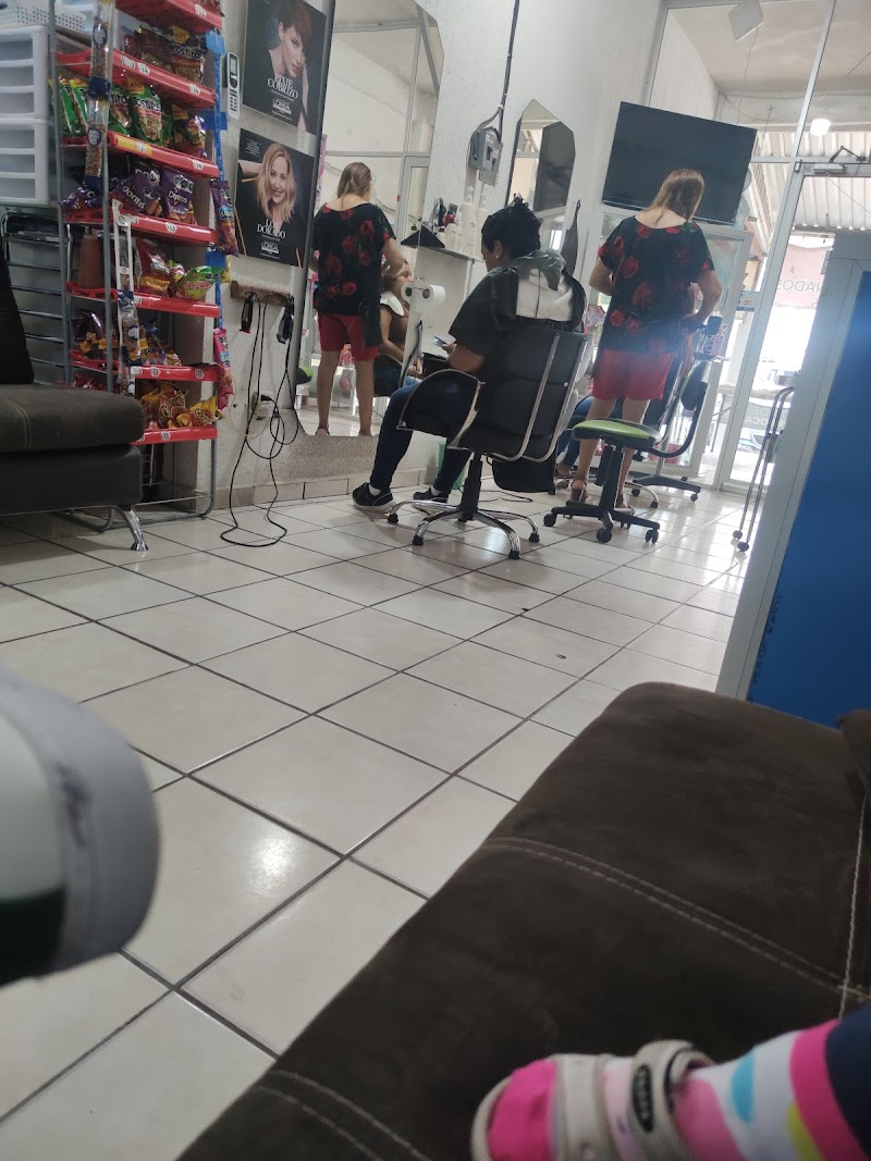 PELUQUERIA Y NOVEDADES MAYRA - Imagen 1